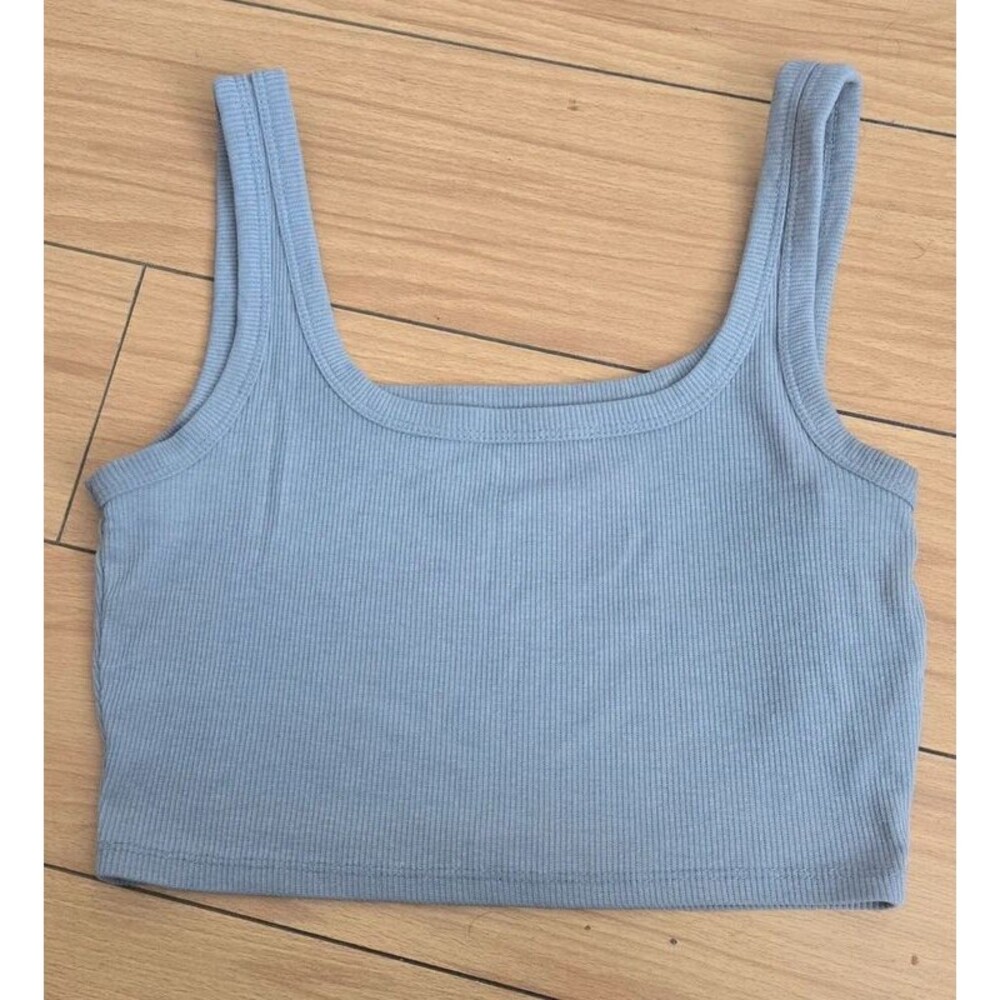 Khaki crop top.